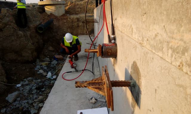 Tensile test of anchors and bolts