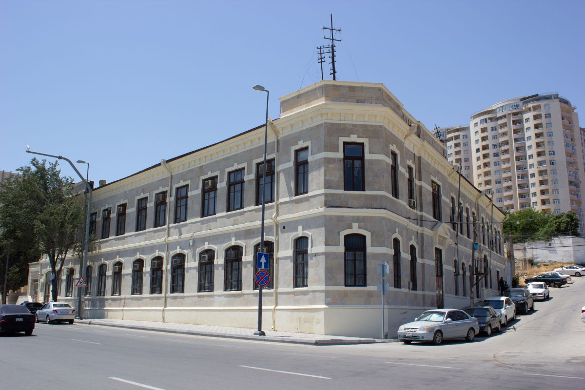 Reconstruction of a residential building facade on Nizami Street, Baku city