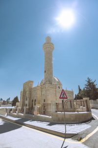 Мечеть Хаджи Джавад, расположенная на пересечении проспекта Метбуат и улицы Шарифзаде, Ясамальский район, г. Баку