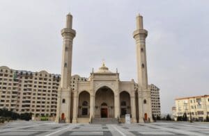 Мечеть Фатимей-Захра в Ени Гюнешли центральный массив, Сураханский район, г. Баку